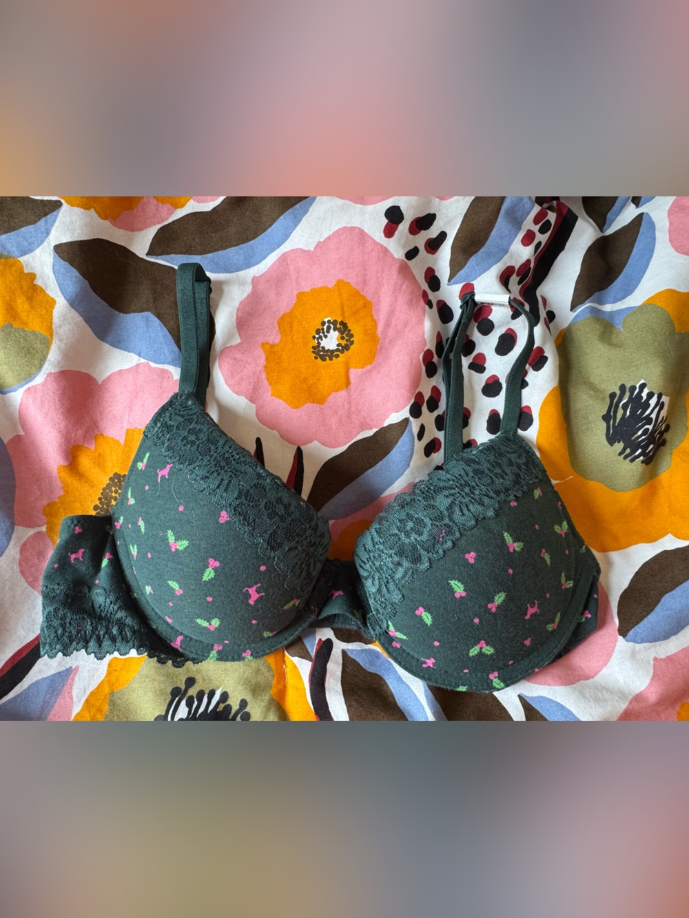 NWT Dark Green Lace Trim Push-Up Bra with Pink Floral Accents VS Pink